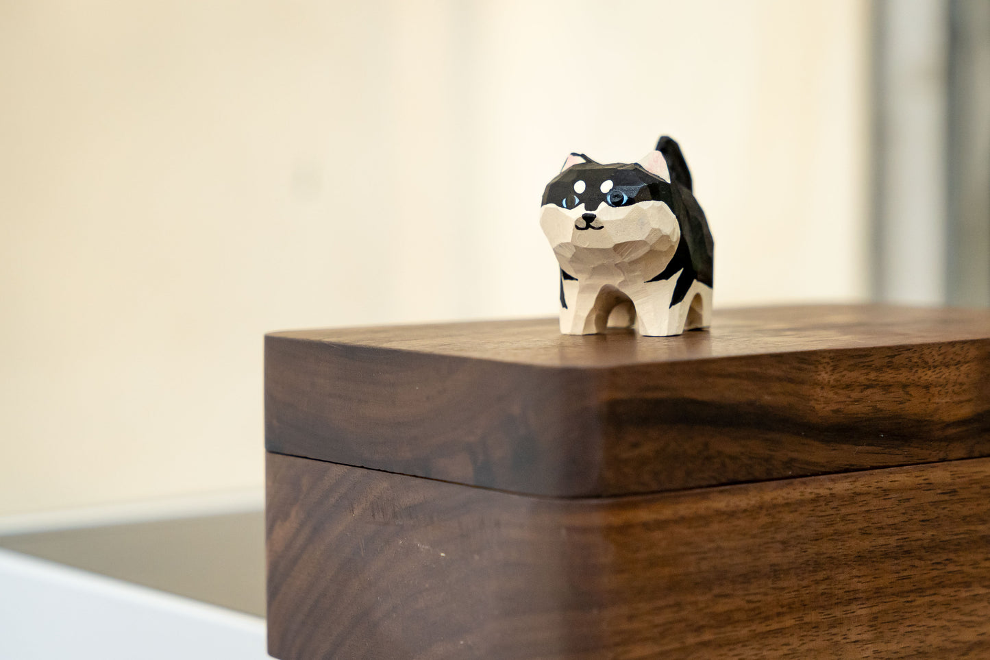 Islandoffer Bass Wood Carving Cute Husky