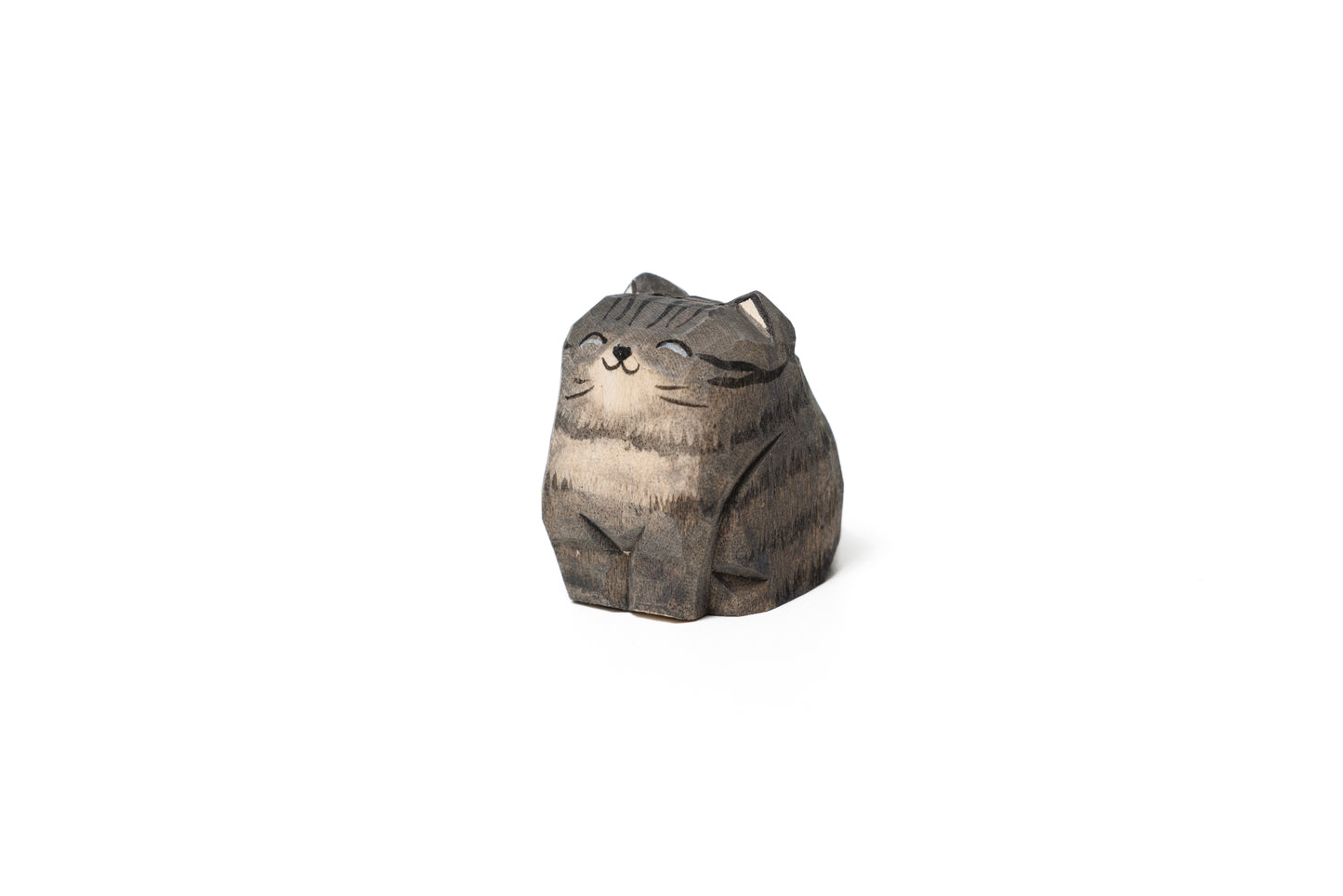 Islandoffer (Original Design) Bass Wooden Carving Sitting Grey Tabby Cat