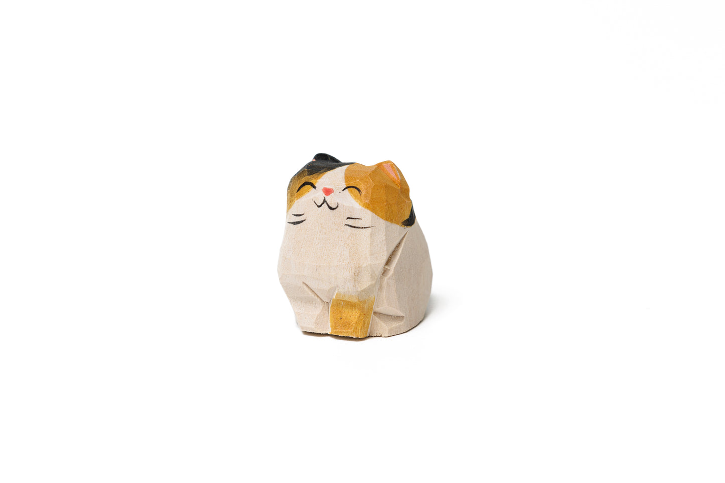 Islandoffer (Original Design) Bass Wooden Carving Sitting Tricolor Cat