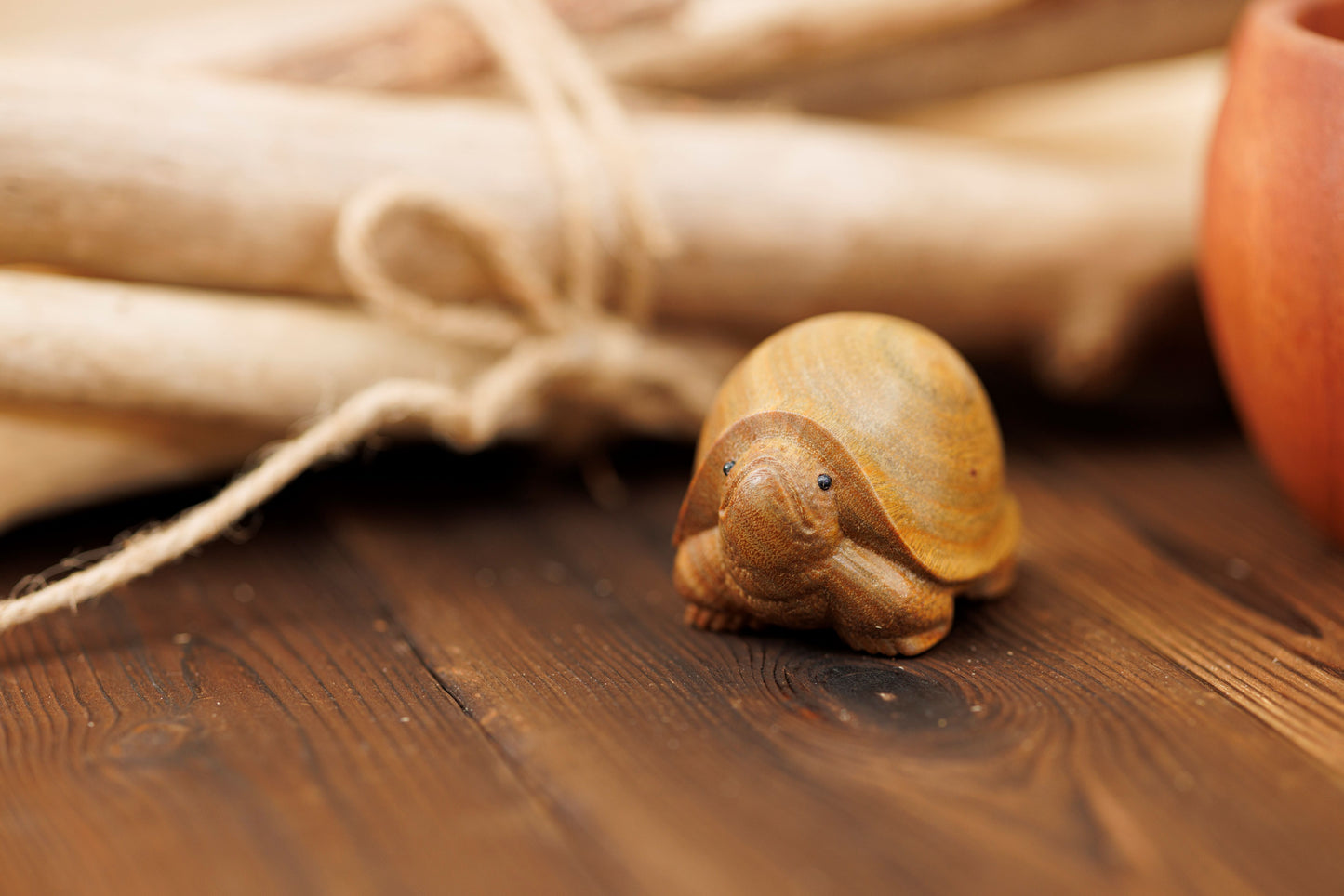 Islandoffer Green Sandalwood Carving Little Turtle