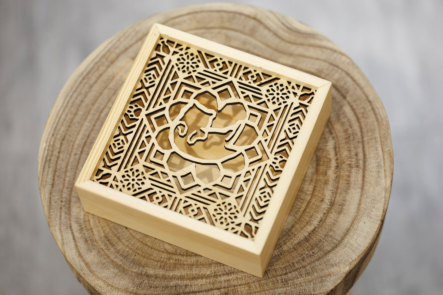 Islandoffer (Designed by Islandoffer) Small wooden box for cats (9 cats are not included)