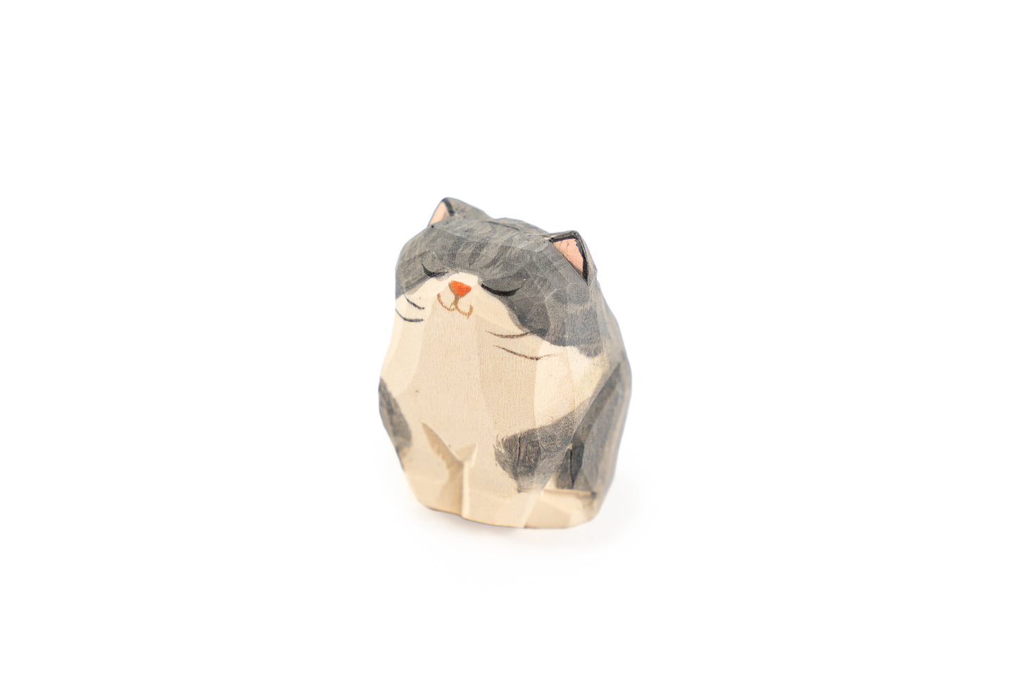 Islandoffer Bass Wooden Carving Grey and White British Shorthair Cat