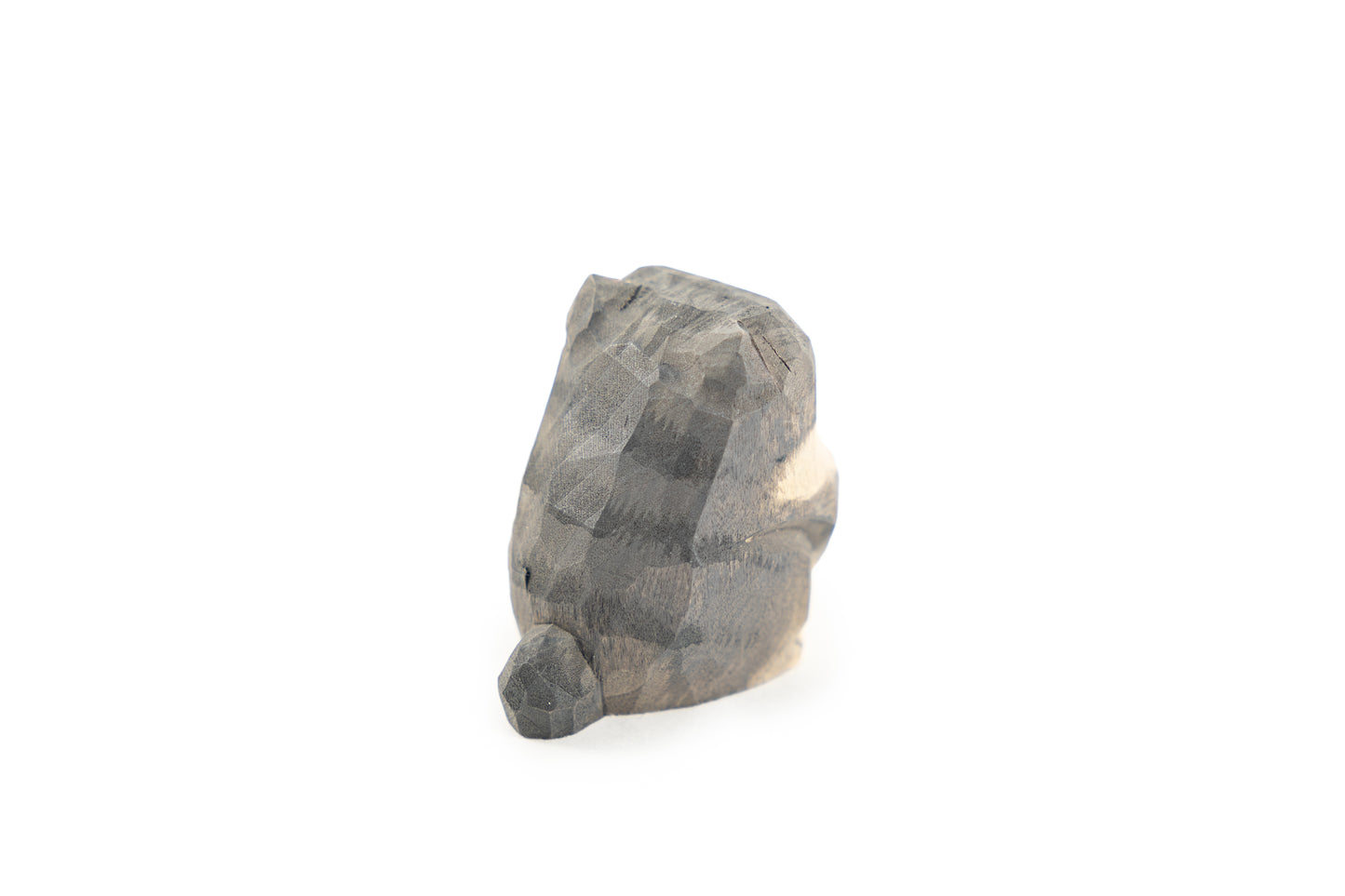 Islandoffer Bass Wooden Carving Grey and White British Shorthair Cat