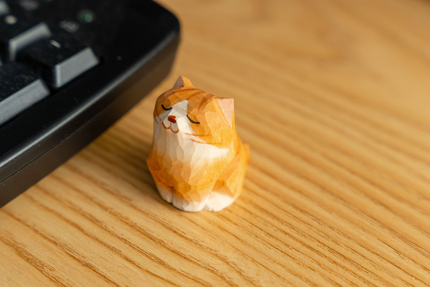 Islandoffer Bass Wooden Carving Cute Kitten