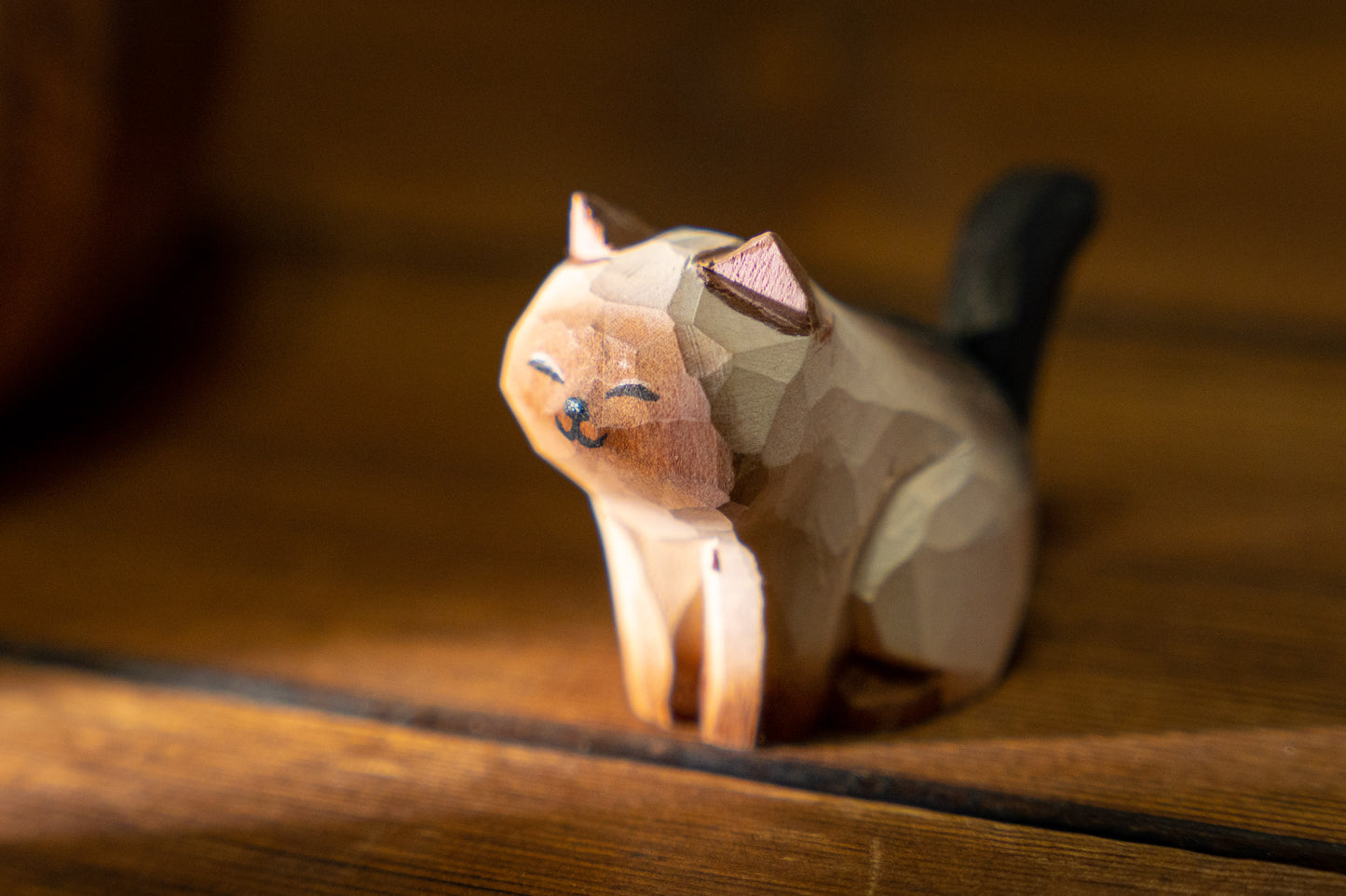 Islandoffer Bass Wooden Carving Siamese Cat