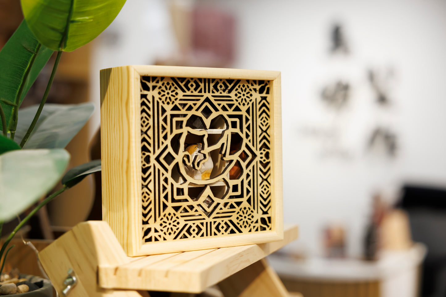 Islandoffer Basswood Carved Sit-Stand Cat Kit with homemade wooden box (9pcs)