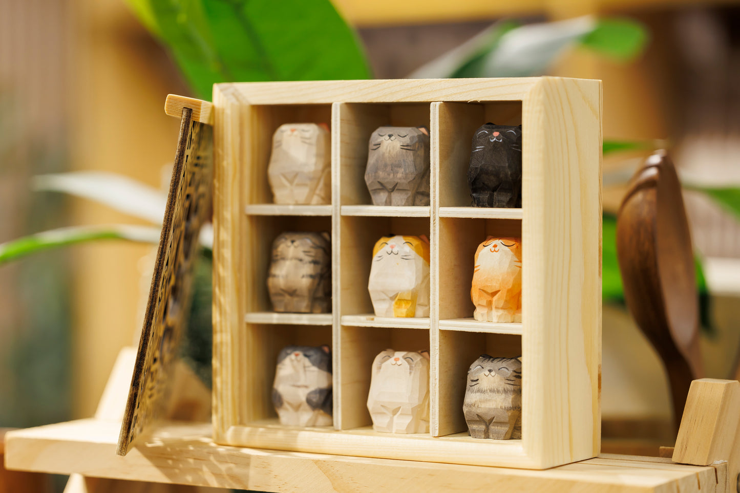 Islandoffer Basswood Carved Sit-Stand Cat Kit with homemade wooden box (9pcs)